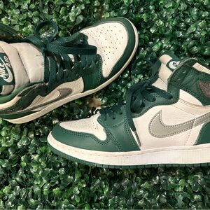WORN Jordan Retro 1 George green
Grade school sz6